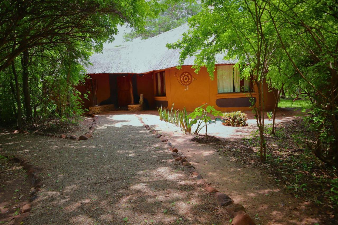ליבינגסטון Munga Eco-Lodge מראה חיצוני תמונה