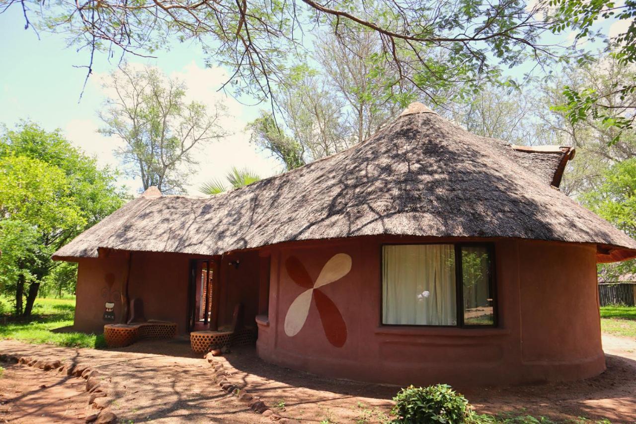 ליבינגסטון Munga Eco-Lodge מראה חיצוני תמונה